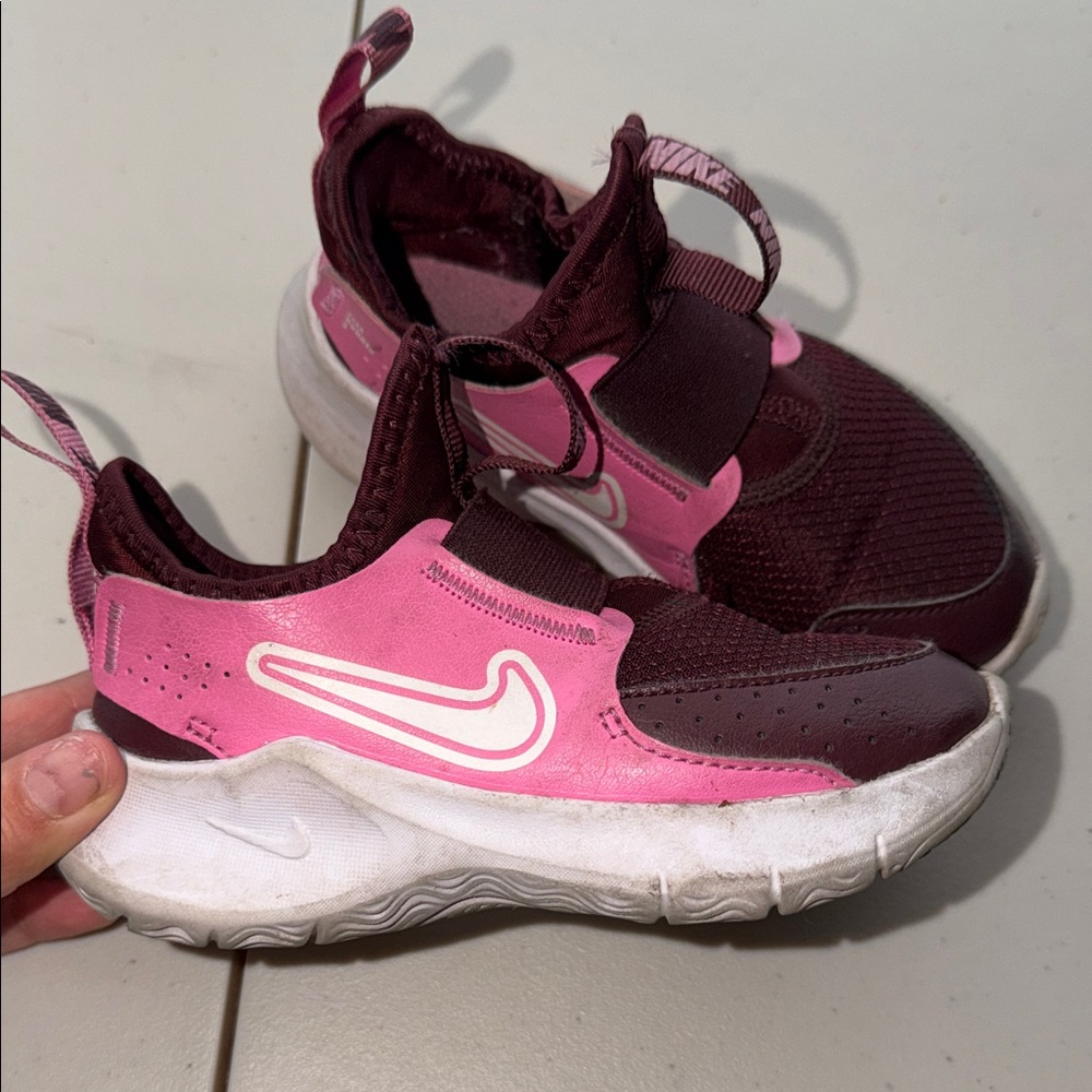 Nike Kids Sneakers in Pink and Burgundy